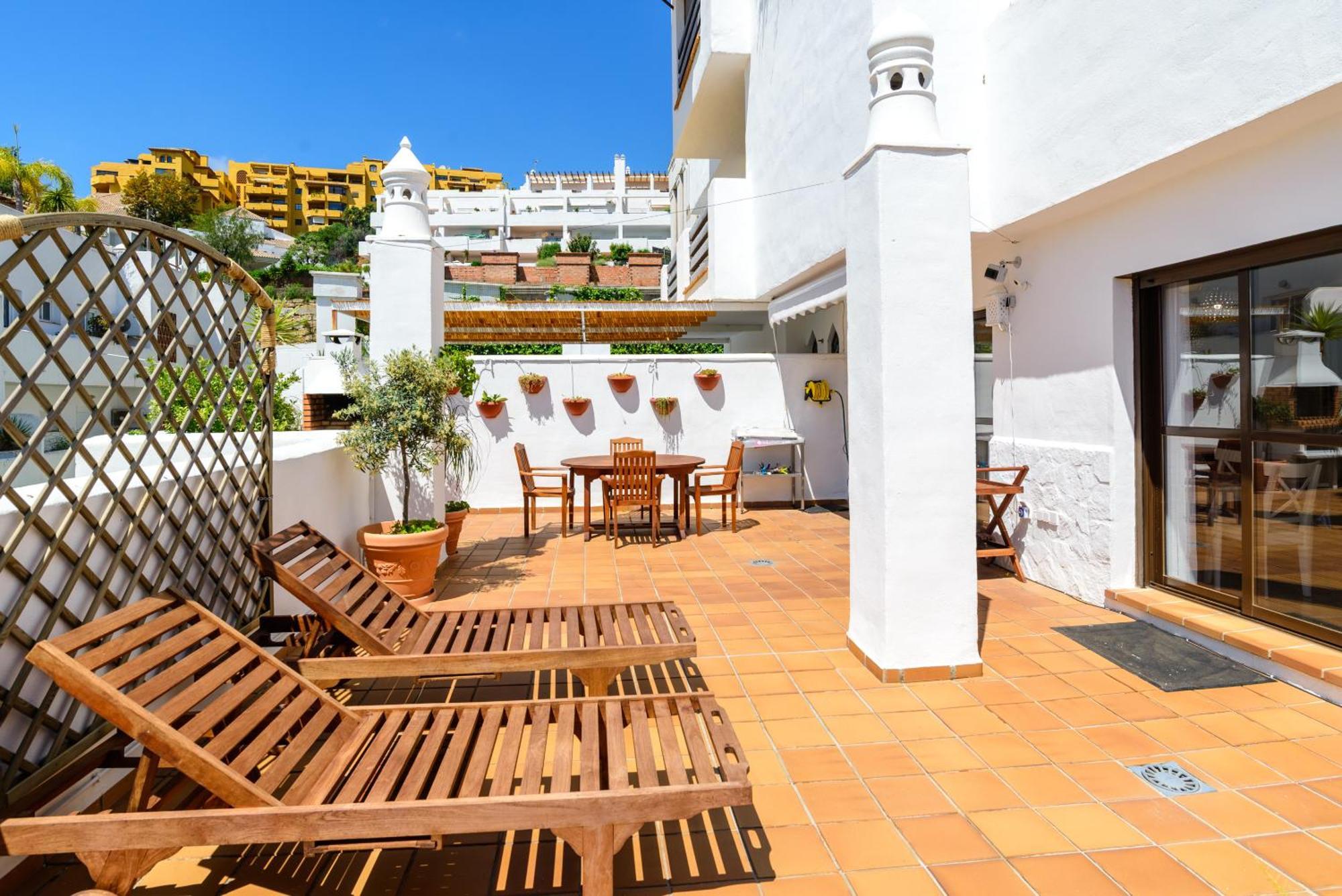 Golf Hills Bed & Breakfast Estepona Exterior photo